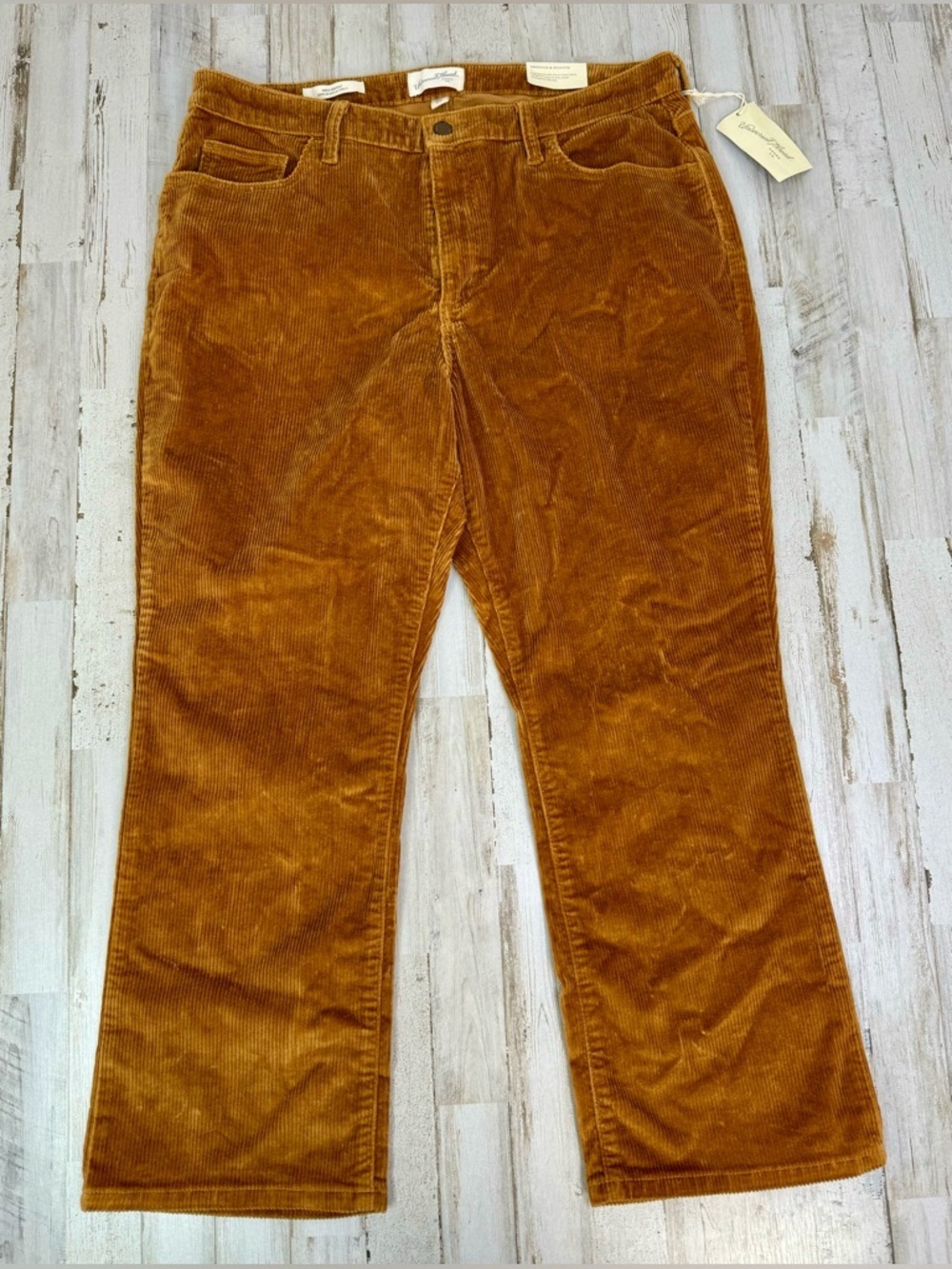 Universal Thread High Rise Ankle Bootcut Corduroy Pants Women’s 16/33 Brown